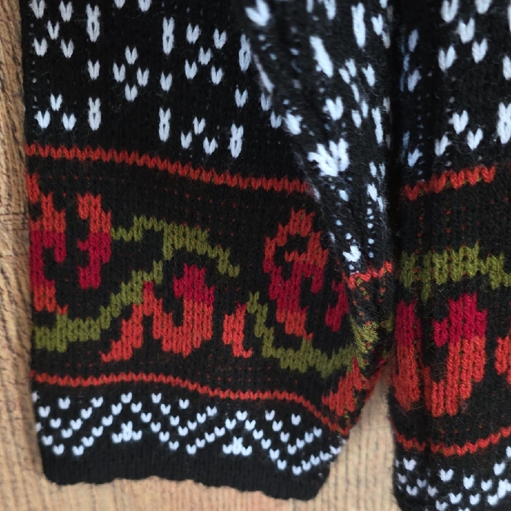 Tally Ho Black and White Patterned Cardigan with Red Accent Border - Picture 11 of 11